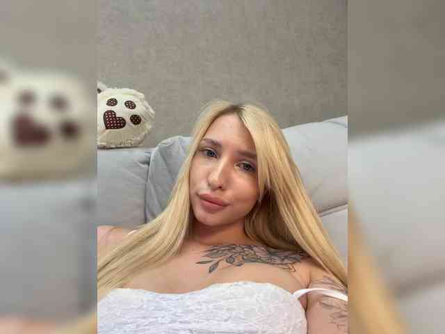 EwaBrown Live Webcam on BongaCams