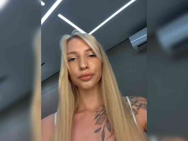EwaBrown Live Webcam on BongaCams