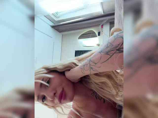 EwaBrown Sex Cam Show
