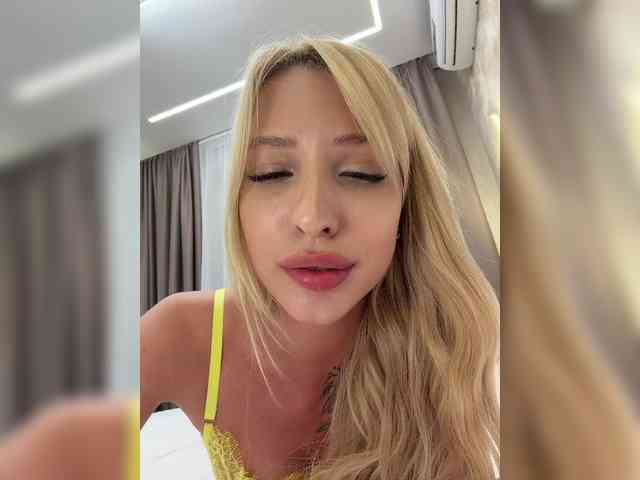 sex cam live EwaBrown