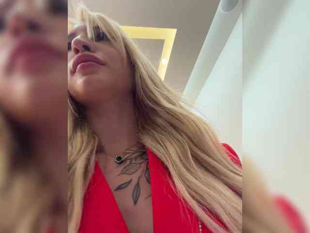 Model: Cristi-Candy