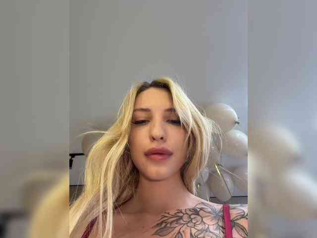sex cam live EwaBrown