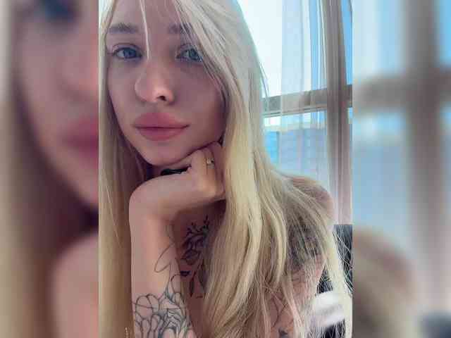 Model: Cristi-Candy
