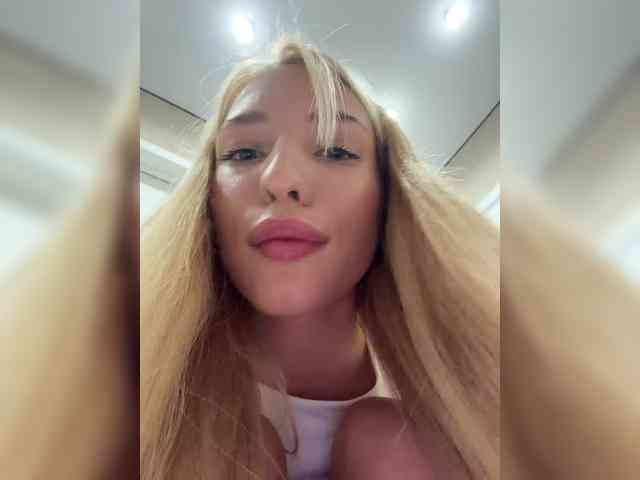 sex cam live EwaBrown