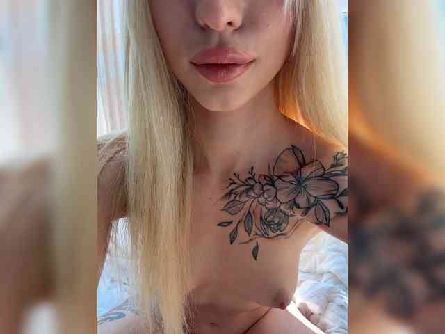 Model: Cristi-Candy