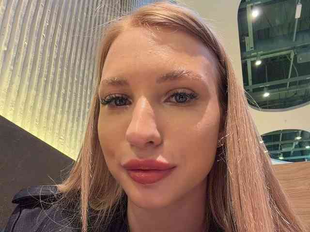EwaBrown Live Webcam on BongaCams