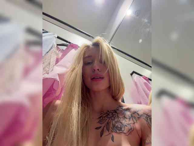 Model: Cristi-Candy