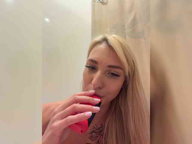 Model: Cristi-Candy