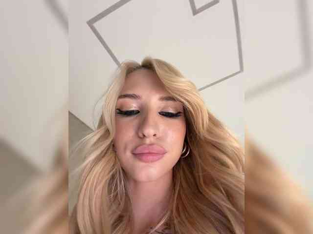 EwaBrown Sex Cam Show