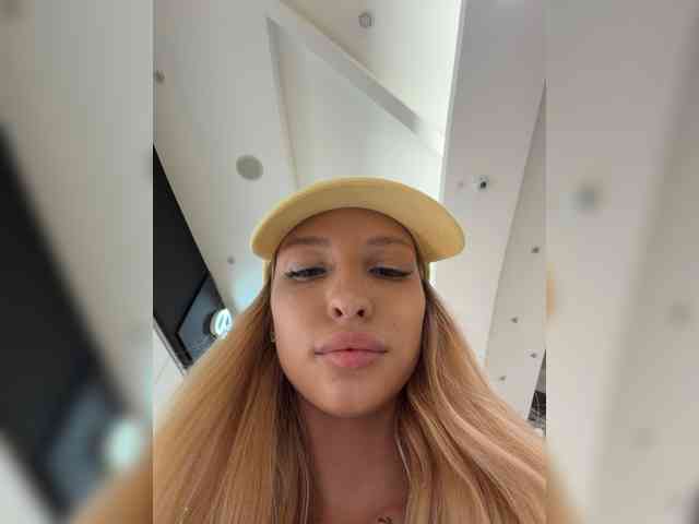 Cristi-Candy webcam