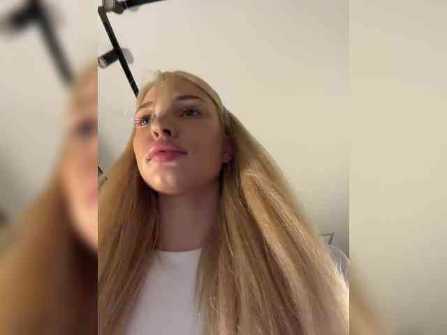 EwaBrown Sex Cam Show