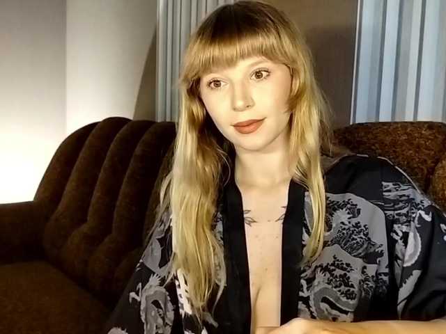 1biscuit1 live cam on BongaCams