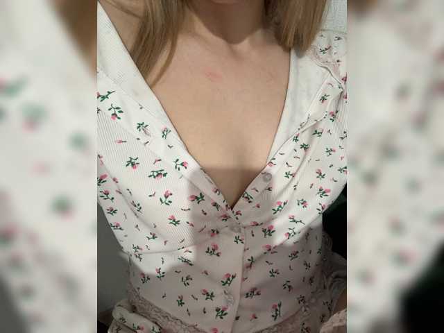 MeyLove live cam on BongaCams