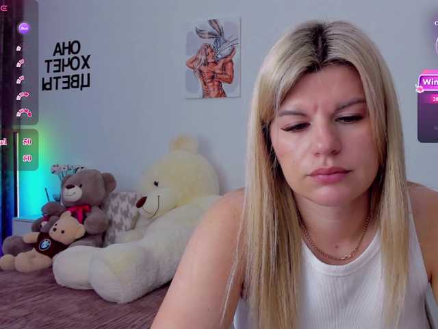 AlexaX7 live cam on BongaCams