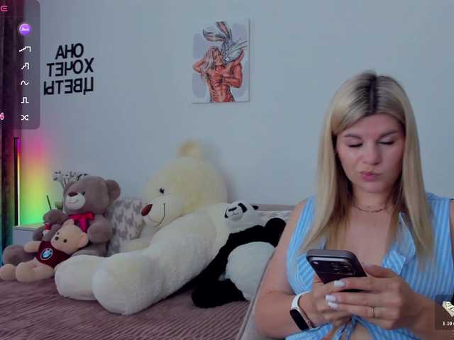 AlexaX7 live cam on BongaCams