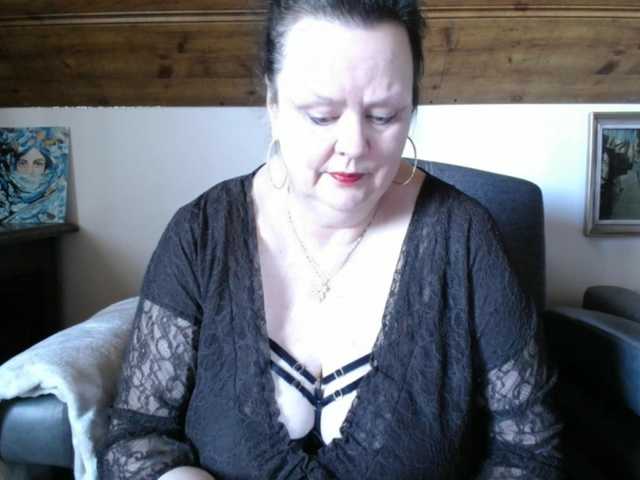 TiffanyAmore's BongaCams show and profile