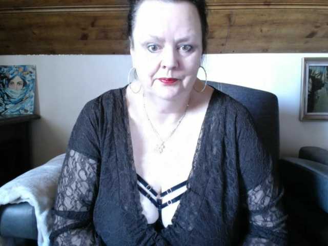 TiffanyAmore's BongaCams show and profile