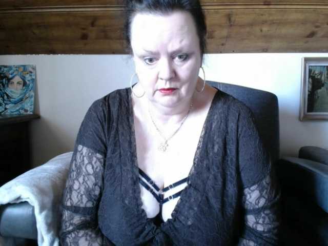 TiffanyAmore's BongaCams show and profile