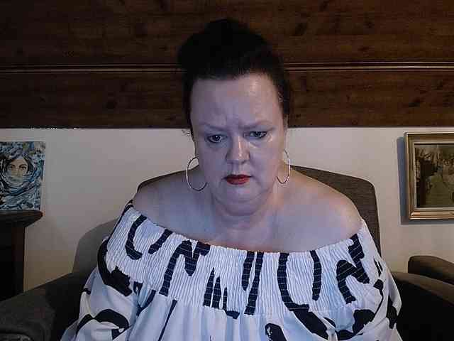 Model: TiffanyAmore
