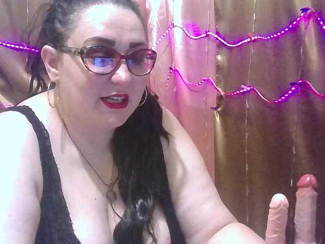 MadamKatyusha live cam preview