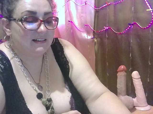 le modèle MadamKatyusha est en webcam porno dans un show sur le site bongacams, il possède les tags suivants: White/Caucasian,Brunette,Hairy
