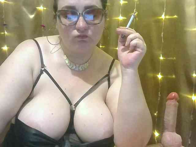 MadamKatyusha webcam
