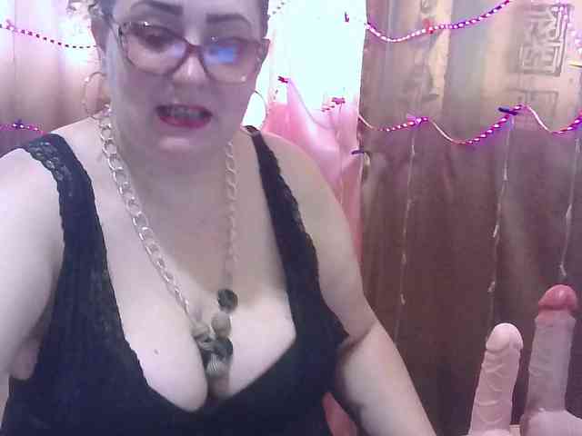 MadamKatyusha webcam