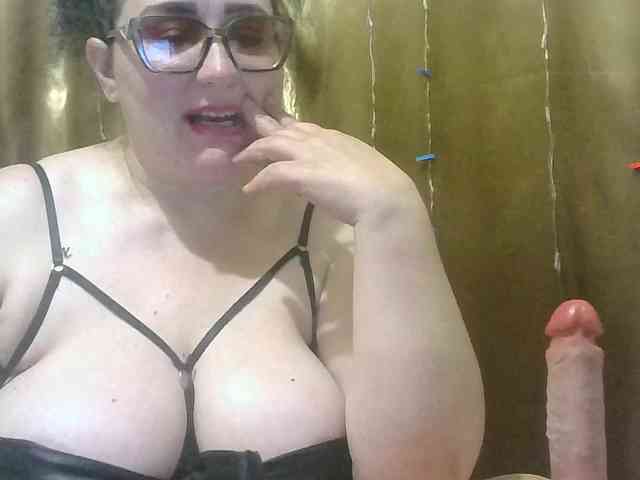 MadamKatyusha webcam