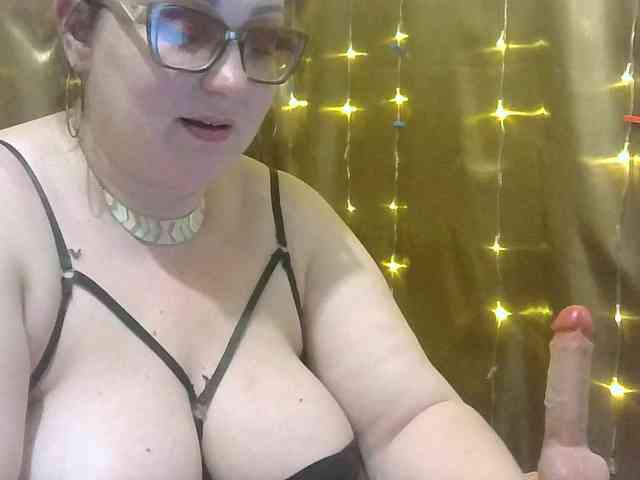 MadamKatyusha webcam