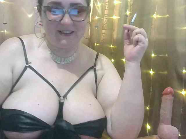 MadamKatyusha webcam