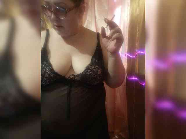 MadamKatyusha webcam