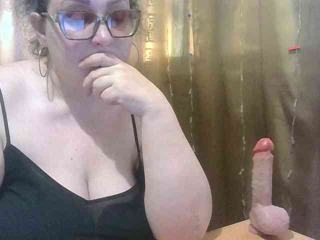 MadamKatyusha webcam