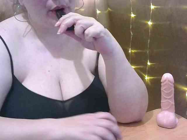 MadamKatyusha webcam