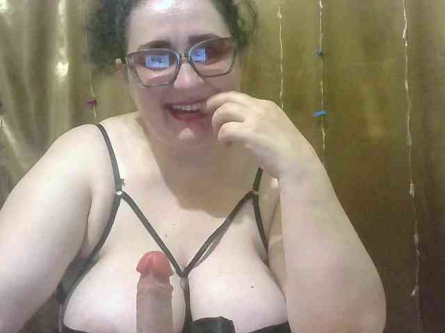 MadamKatyusha webcam