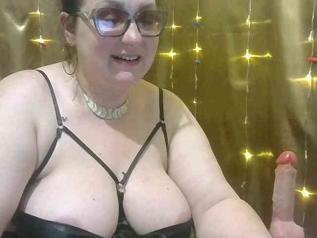MadamKatyusha webcam
