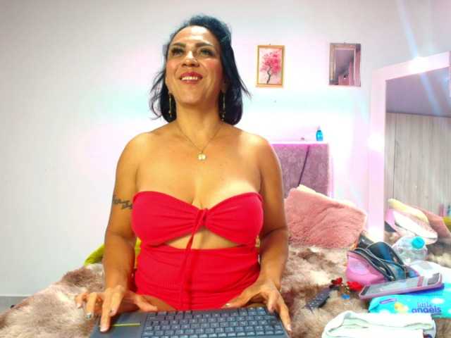 cristaluna, en vivo ahora en BongaCams