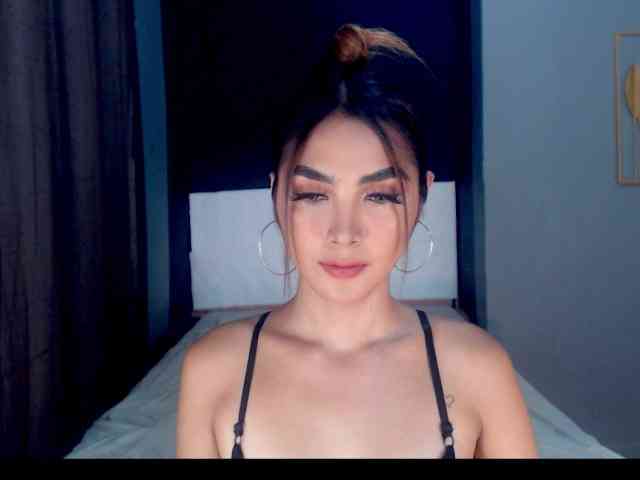 ChloeBeckerz Live Webcam on BongaCams