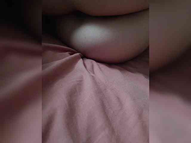 Kristina2310 webcam