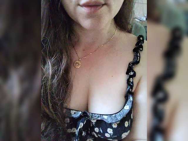 Vikki-vik live cam