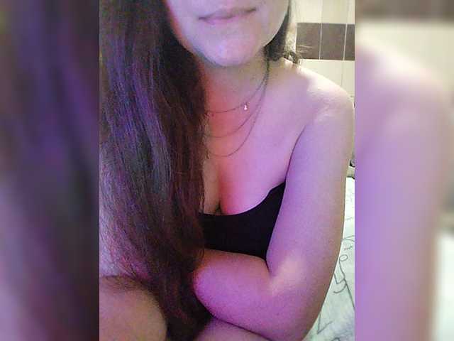 Vikki-vik live cam on BongaCams