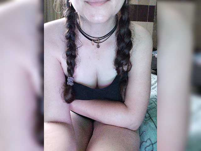 Vikki-vik live cam on BongaCams