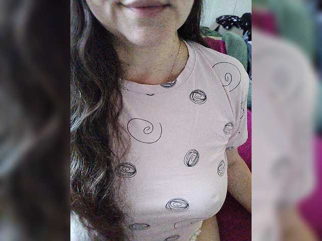 Vikki-vik live cam on BongaCams