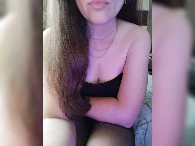 Vikki-vik live cam on BongaCams