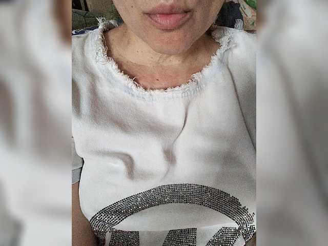 Vikki-vik live cam on BongaCams