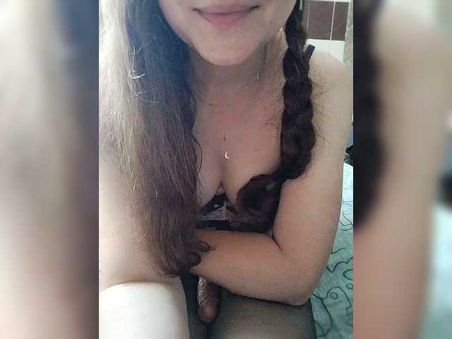Vikki-vik live cam on BongaCams