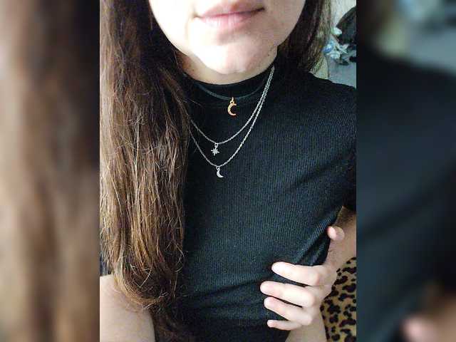 Vikki-vik live cam on BongaCams
