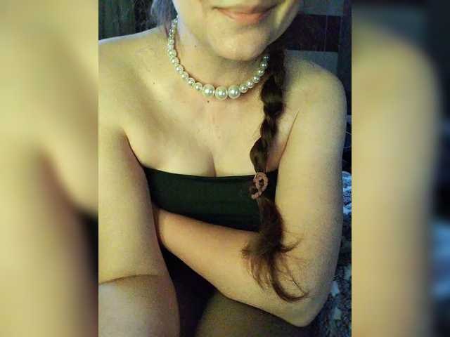 Vikki-vik live cam on BongaCams