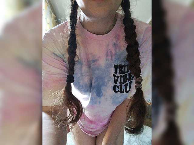 Vikki-vik live cam on BongaCams