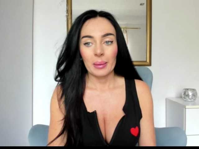 sensuallstella live cam on BongaCams