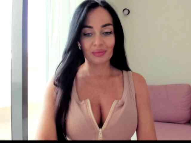 Model: sensuallstella